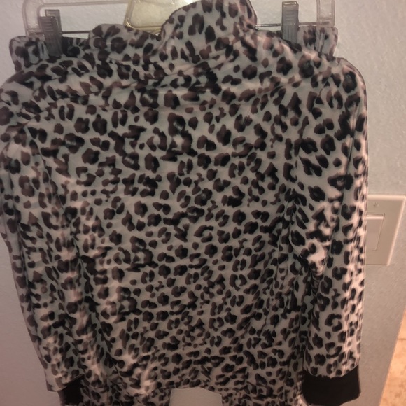 Liz Claiborne Animal Print Fleece Pajama Set - Medium - Picture 6 of 13